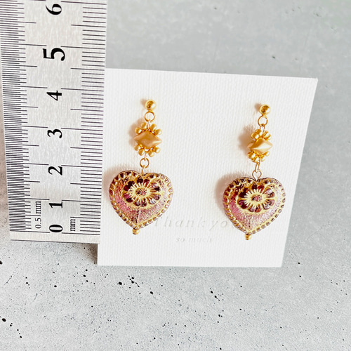 フラワーハートのクラシカルイヤリングorピアス＊チェコガラス＊ブルー 
