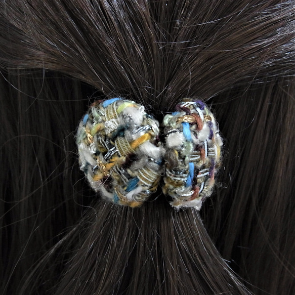 ヘアゴム ツイード キッズから大人まで　ホワイト 髪飾り ヘアアクセサリー 金糸オータム 2枚目の画像