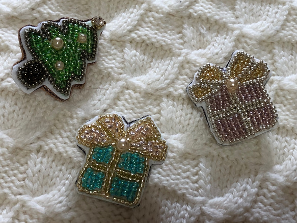 ビーズ刺繍のブローチ☆プレゼント 5枚目の画像