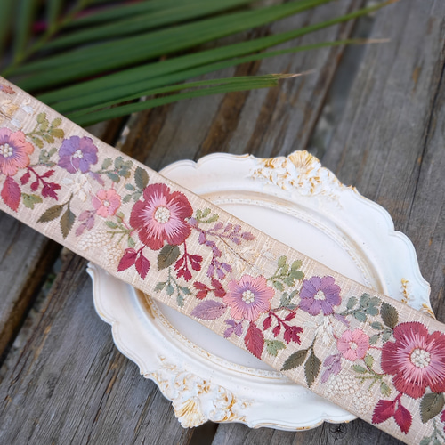 刺繍リボン 楽天市場】インド刺繍リボン サークル縁取りモチーフと小花のメッシュ