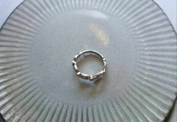【お取り置き中】Pt900 やどりぎのリング  ダイヤモンドリング1点もの 再販なし  プラチナリング ミルグレイン 6枚目の画像