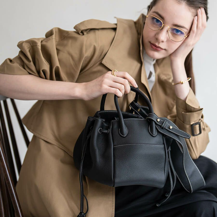 巾着かごバッグ ブラックステッチ ショルダーバッグ 【極美品】HAYNI 巾着かごバッグ ブラックステッチ ショルダーバッグ 【極美品】HAYNI