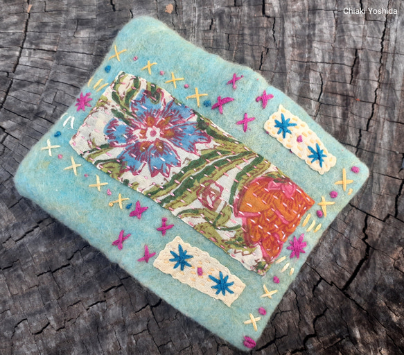 カードケース・名刺入れ　南の国の花　～羊毛フェルト　インド綿　ブロックプリント　刺繍　パッチワーク 3枚目の画像