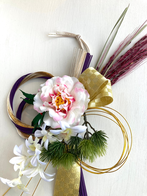 水引金紫正月しめ飾り・桃色椿と蘭 1枚目の画像