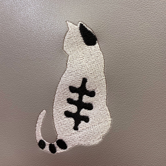 【送料無料】猫シルエットの刺繍 フェイクレザー ミニショルダーバッグ 3枚目の画像