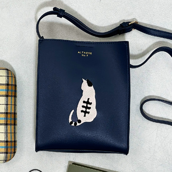 大人気猫シリーズ】【選べる6色展開】猫シルエットの刺繍 フェイク