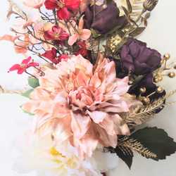 綾乃スタイル　　品格のあるダリアや花水木 がたっぷりのブーケ      ウェディングブーケ 4枚目の画像
