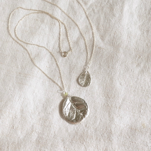 Feijoa leaf stone necklace (round) [P074SV(ST)] 8枚目の画像