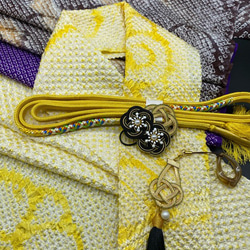 0946アレンジ帯揚5点セット 総絞り　半襟・帯留め・根付・絹帯締め 1枚目の画像