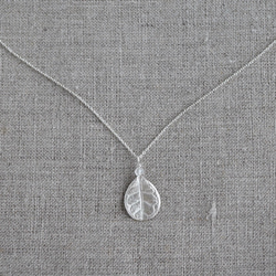 Feijoa small leaf stone necklace [P076SV(ST)] 5枚目の画像
