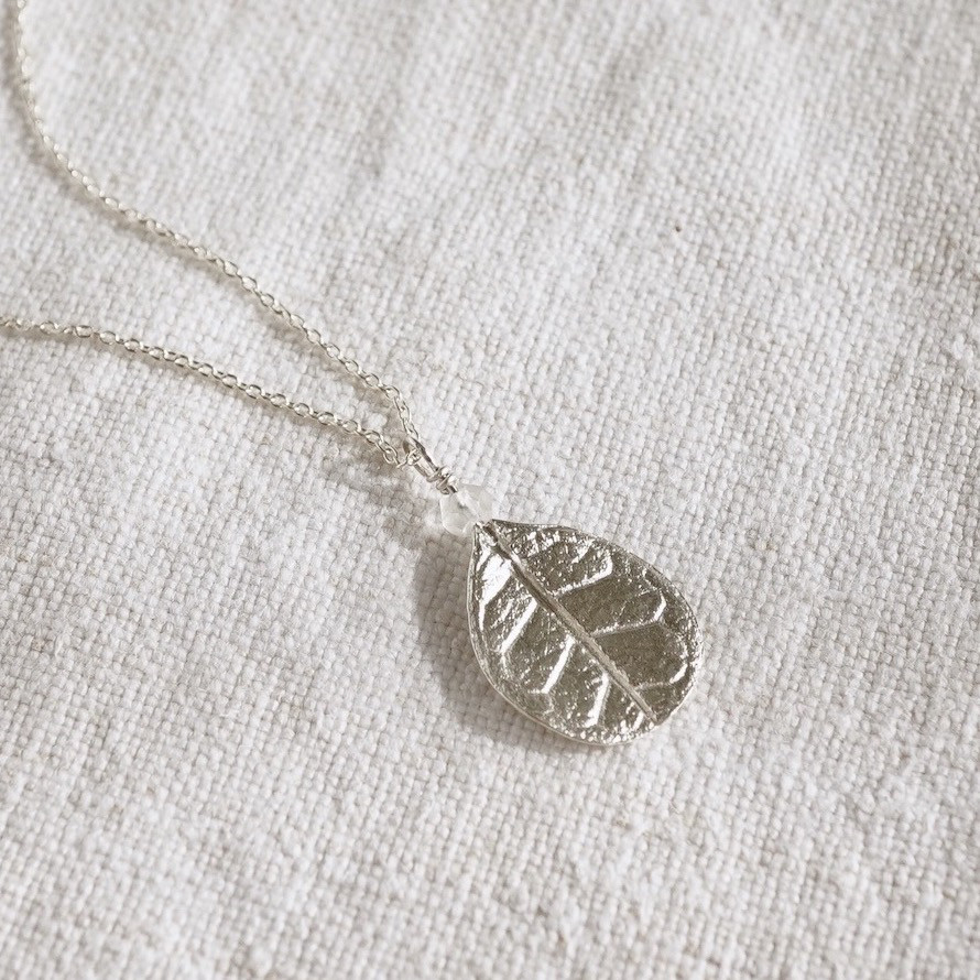 Feijoa small leaf stone necklace [P076SV(ST)]