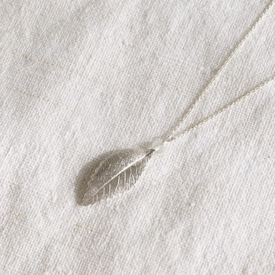 Elm leaf stone necklace (small) [P082SV(ST)]