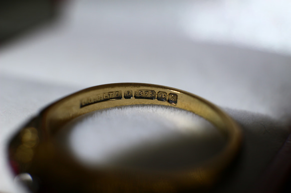 英国 1985年 指輪 合成 ルビー 純金 純金率375 宝石 鑑定付 プレゼント ギフト レディース J13 8枚目の画像