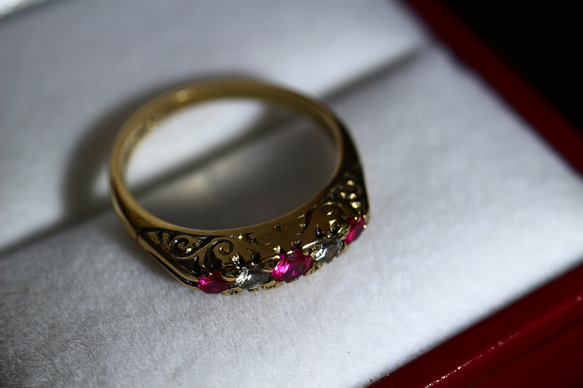 英国 1985年 指輪 合成 ルビー 純金 純金率375 宝石 鑑定付 プレゼント ギフト レディース J13 3枚目の画像
