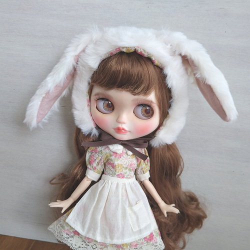 再346.※白のファーのタレ耳うさぎの帽子※ブライスアウトフィット