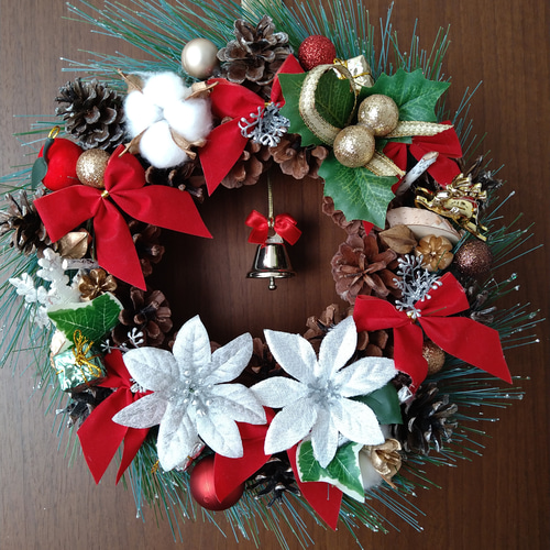 クリスマスリース 50cm 赤いリボン ベル付き クリスマスリース 50cm 赤いリボン ベル付き Amazon.co.jp: SCLYX