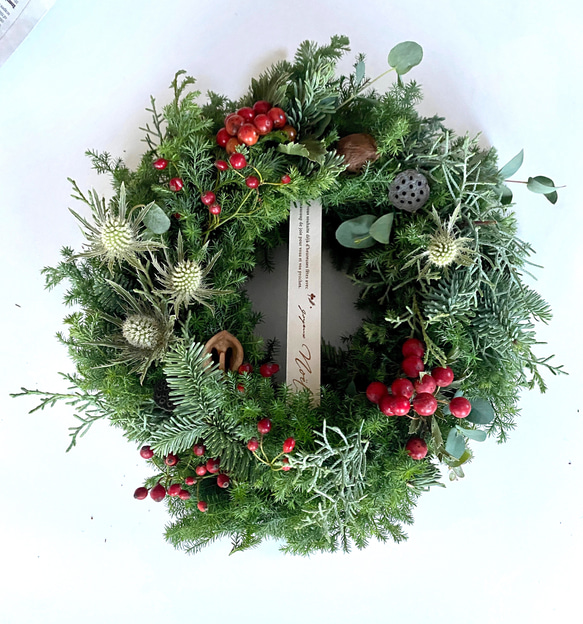 針葉樹3種をふんだんに組み合わせたクリスマスリース 1枚目の画像
