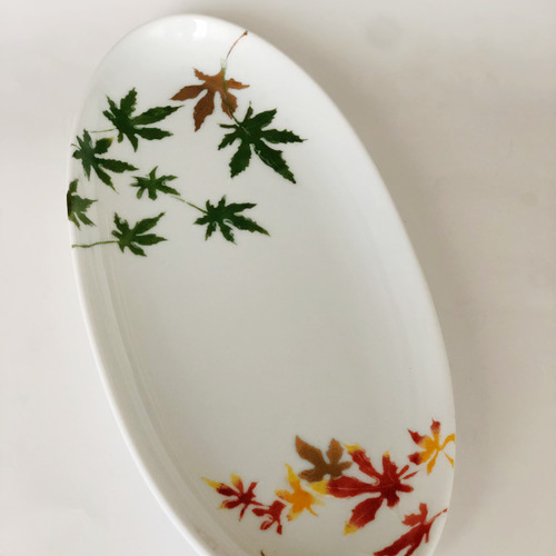 骨董品 皿 絵柄 紅葉 エナメル絵付け/紅葉の中長楕円皿 中皿 広がるクリエイター 通販