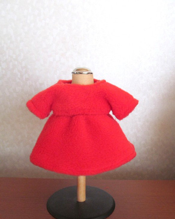 お人形のお洋服⁑ふわふわ＊赤いフリース＊トレーナー＆スカート