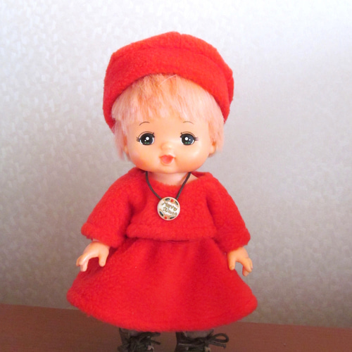 お人形のお洋服⁑ふわふわ＊赤いフリース＊トレーナー＆スカート