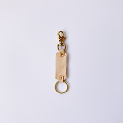 手に馴染む真鍮とヌメ革のキーリング 「Gitten keyring (natural)」 1枚目の画像