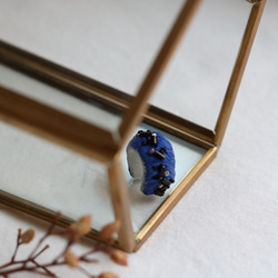 embroidery ear cuff : royal blue 1枚目の画像