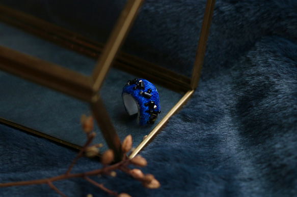 embroidery ear cuff : royal blue 3枚目の画像