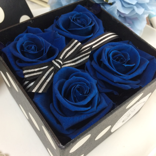 青い薔薇 様@オーダー品 x 4 青い薔薇 様@オーダー品 x 4（roseshop.jp | 青いバラ 水色の