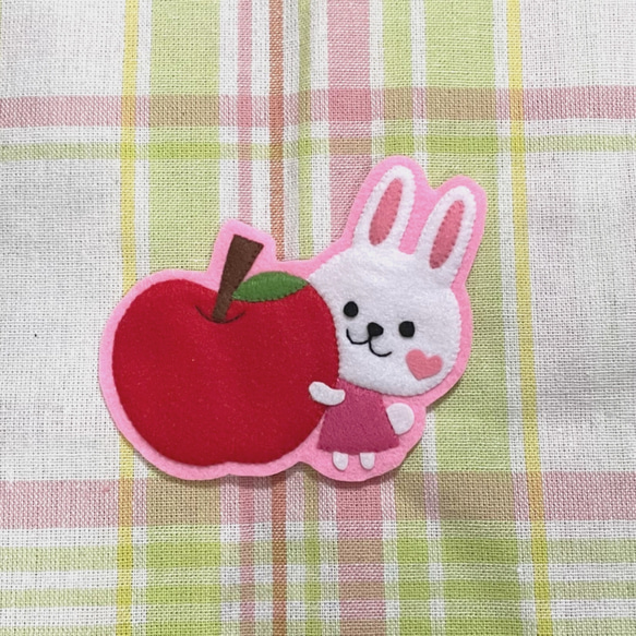 うさぎとリンゴ フェルト名札 ワッペン その他入園グッズ