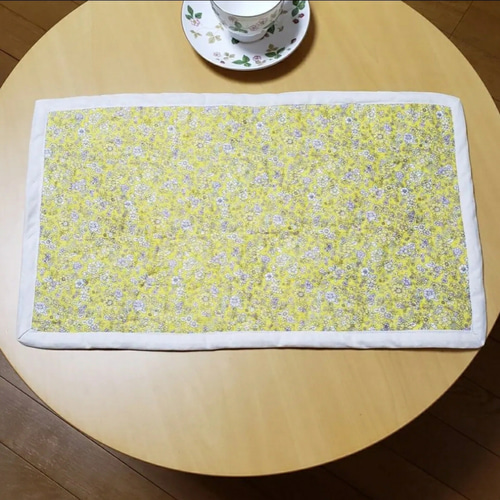 ヘキサゴンのパッチワーク・キルト☆お花のフリーマット(約47㎝×29