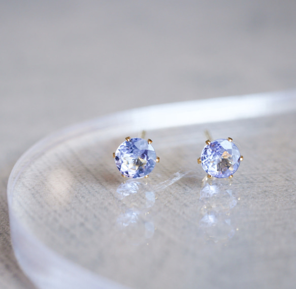 タンザナイトの一粒ピアス 4mm つけっぱなしOK サージカル