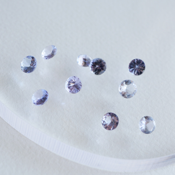 タンザナイトの一粒ピアス　４ｍｍ　つけっぱなしOK　サージカルステンレス　12月誕生石　小粒　金属アレルギー対応　天然石 10枚目の画像