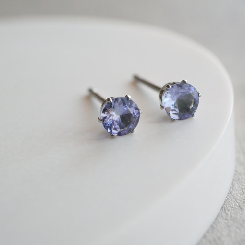タンザナイトの一粒ピアス 4mm つけっぱなしOK サージカル