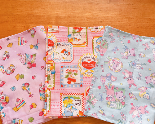 25×35 苺柄　ピンク　給食袋とランチョンマットのセット 3枚セット 〗ランチョンマット 25×35 ꕥいちご ピンク かわいい