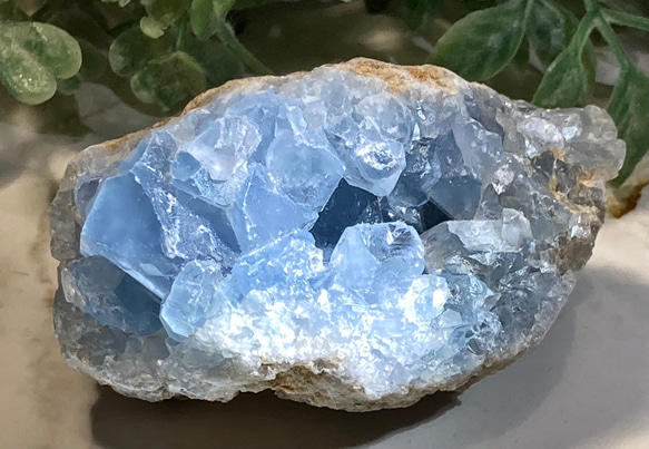 【天然石】虹入り‼︎ 原石　クラスター　セレスタイト① 天使の石໒꒱✨虹入り セレスタイト 天青石 クラスター 原石 ラフ