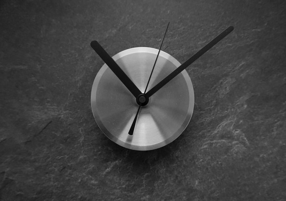 ミニマル壁掛け時計 シルバー/ブラック スタイリッシュ/モダン/新生活