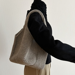 《受注製作》毛糸のシンプルなスクエアバッグ☆グレーベージュ☆内ポケット付き☆   ニットバッグ　トートバッグ　 4枚目の画像
