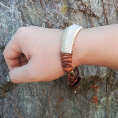 貝釧形腕輪 バングル・リストバンド bon bon 渡辺製作所 通販 15029906