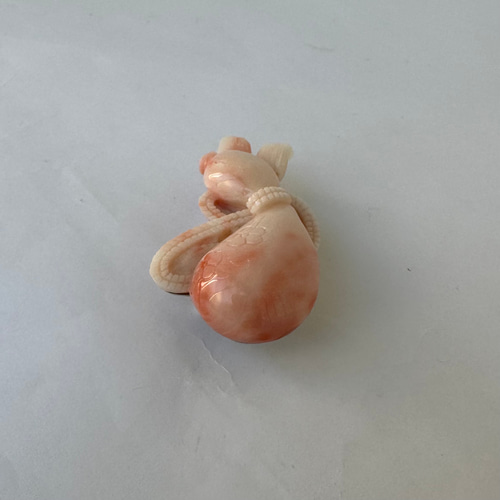 珊瑚彫刻の逸品帯留『縁起物 ひょうたん』R41125Y3 帯留め 宝石珊瑚