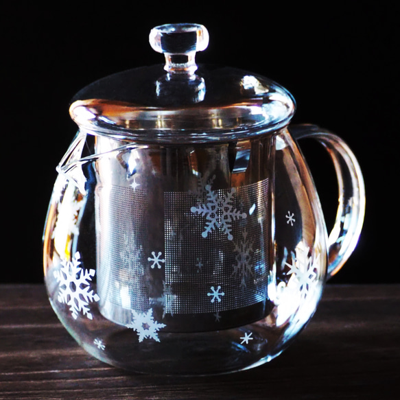 【ティーセット3点】雪の結晶 ティーカップ＆ソーサー2個＋ティーポット丸タイプ 450ｍl 3枚目の画像