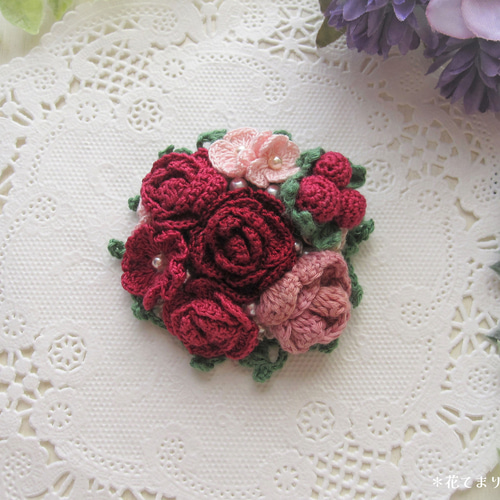 レース編み クリスマスブーケのブローチ*コサージュ* ブローチ 花