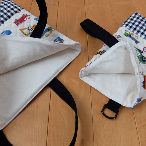 レッスンバッグ＆上履き入れ＊はたらく車＊生成り レッスンバッグ Le