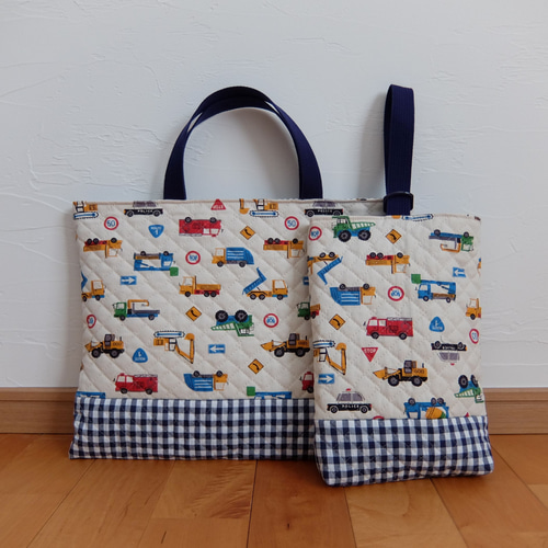 選べるサイズ【水色・2点セット】名入れ・スワン・刺繍