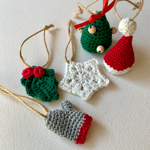 5つセット】クリスマスのためのかぎ針のオーナメント 毛糸 編み物 