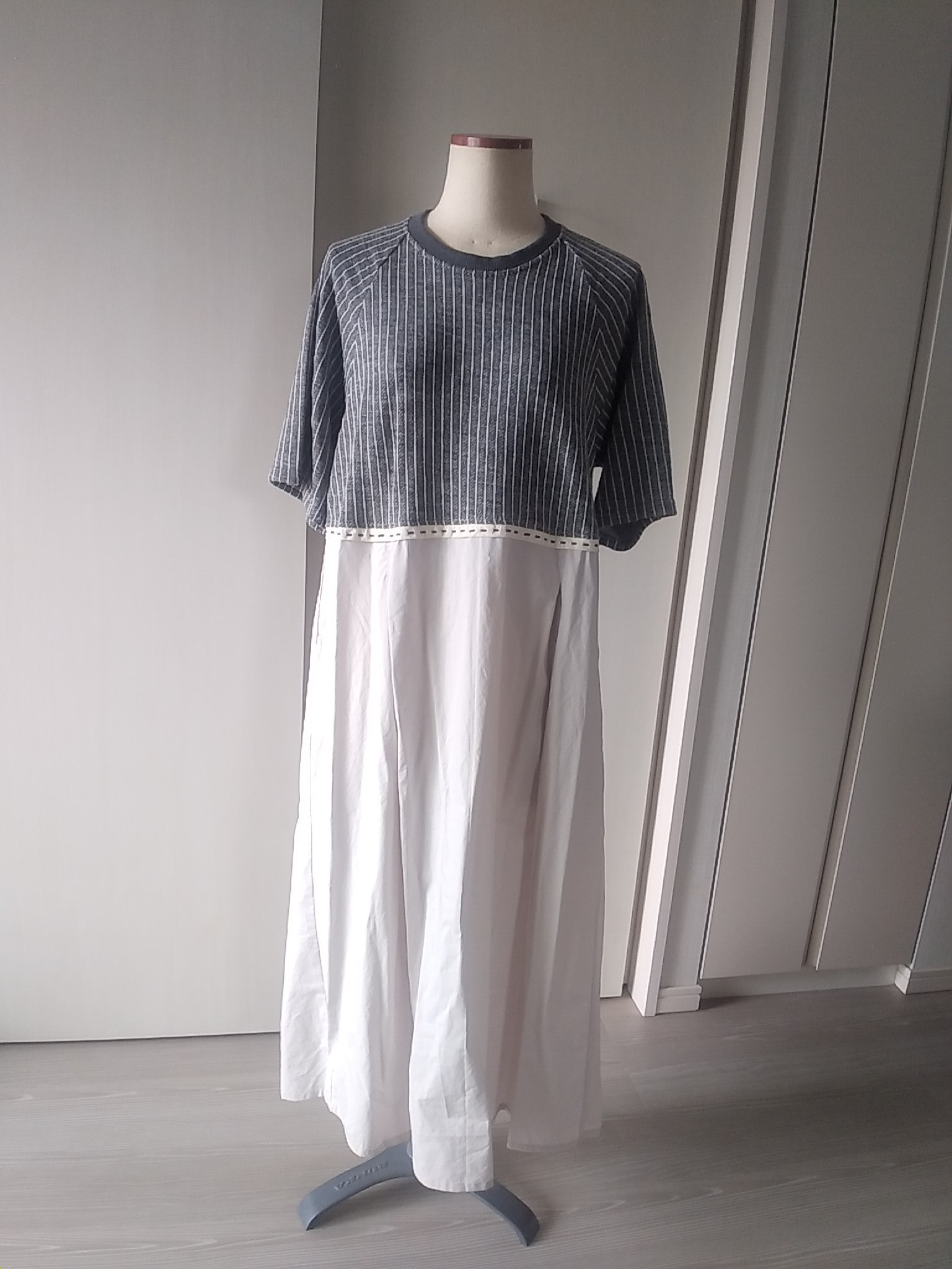 ストライプ×タイプライターのドッキングワンピース