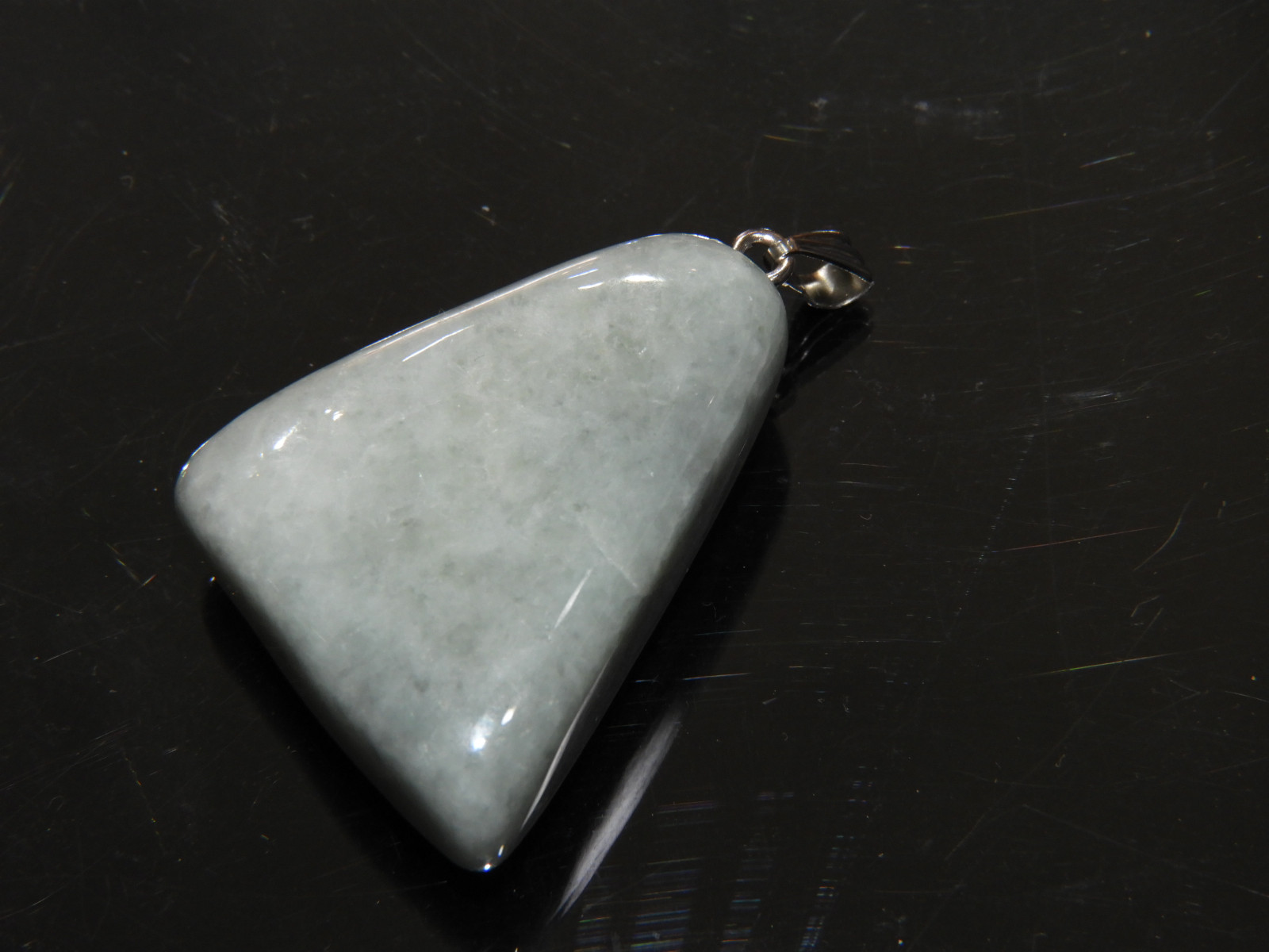 コロンと可愛い☆ミャンマー産ナチュラルジェイド！ヒスイのペンダントトップ！メイドインジャパン！　天然石　７