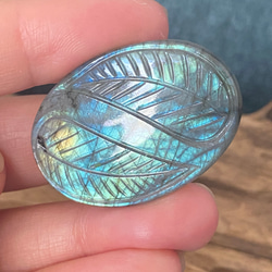 リーフカービング グリーングラデーション ラブラドライト ルース 33 天然石 15枚目の画像