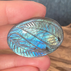 リーフカービング グリーングラデーション ラブラドライト ルース 33 天然石 13枚目の画像