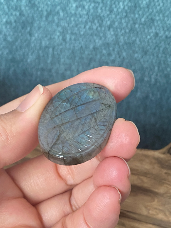 リーフカービング グリーングラデーション ラブラドライト ルース 33 天然石 8枚目の画像