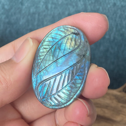 リーフカービング グリーングラデーション ラブラドライト ルース 33 天然石 7枚目の画像